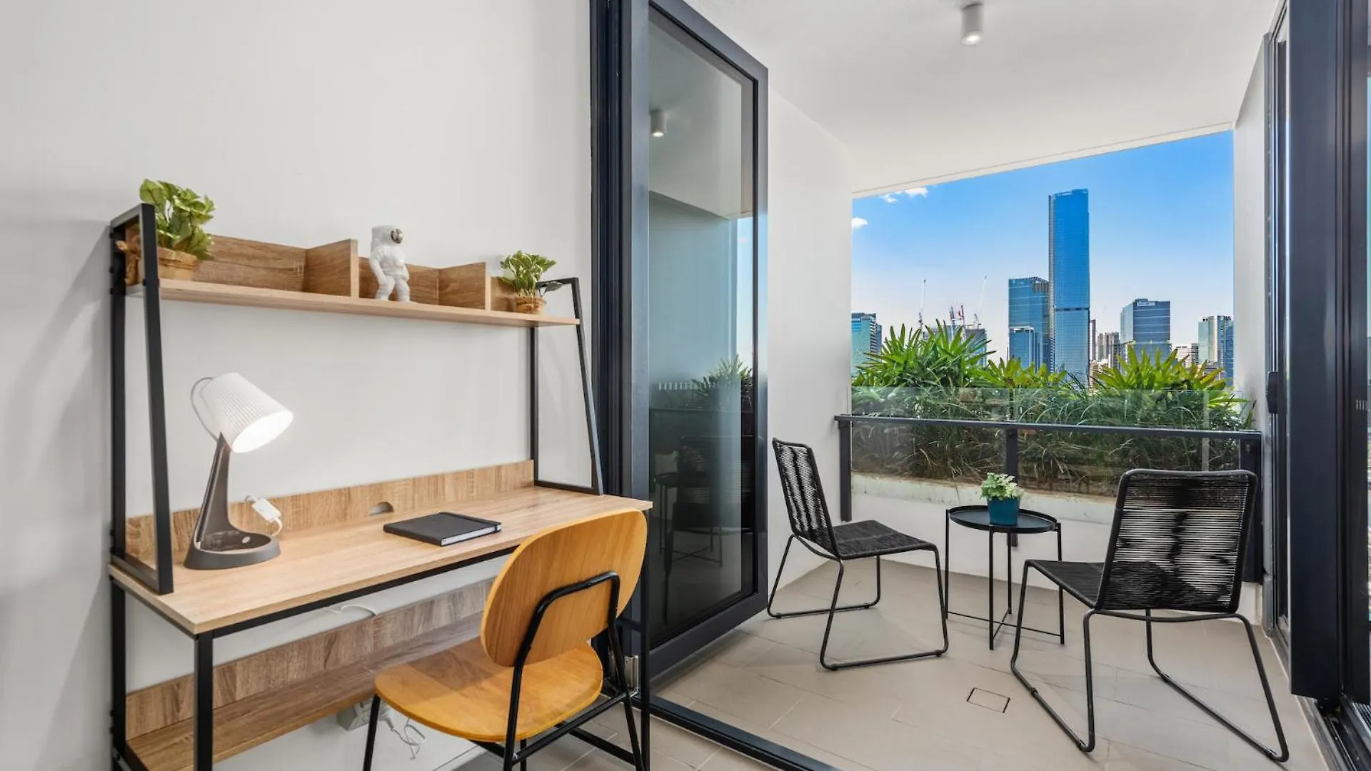 Bright & Modern Apt With City Views, King Bed, Park Brisbane 0*,